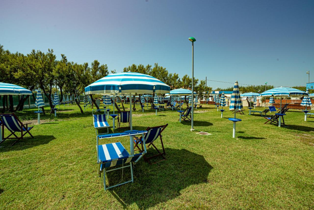 Club Del Sole Roseto Degli Abruzzi Easy Camping Village Exterior foto