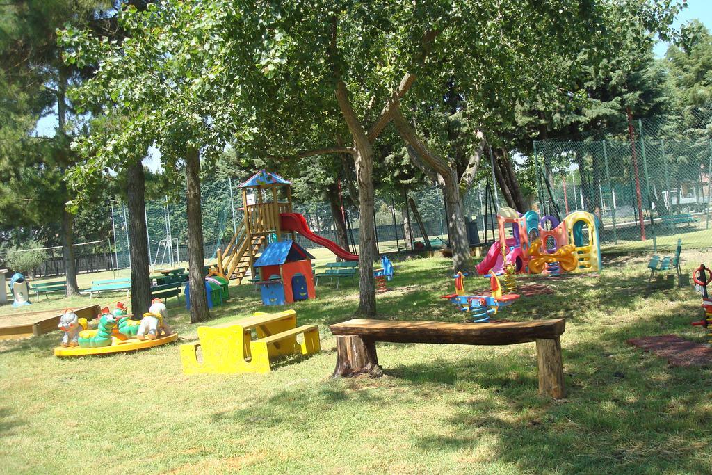 Club Del Sole Roseto Degli Abruzzi Easy Camping Village Exterior foto