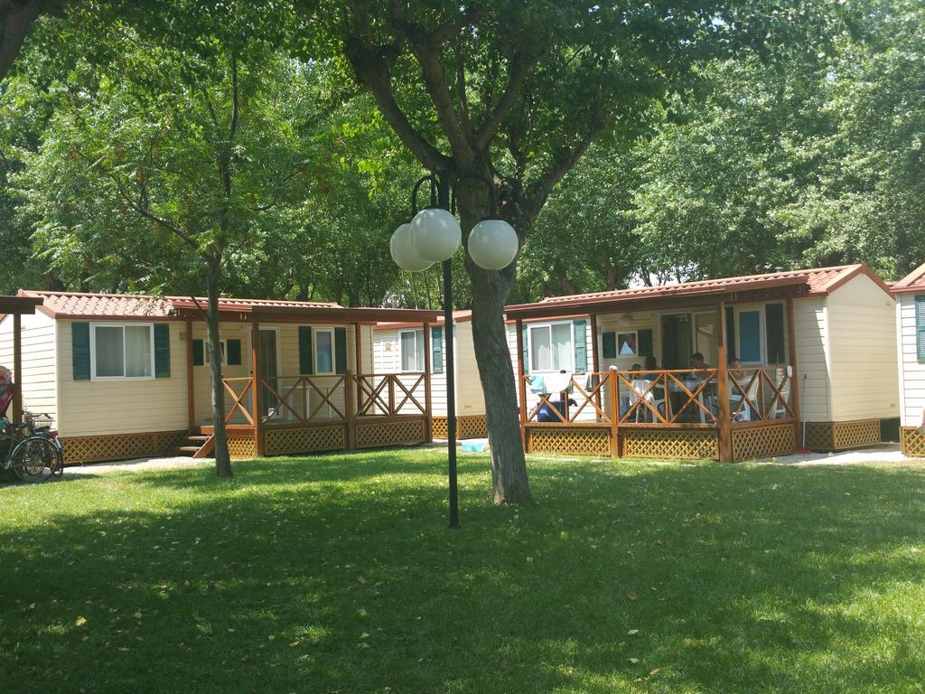 Club Del Sole Roseto Degli Abruzzi Easy Camping Village Exterior foto