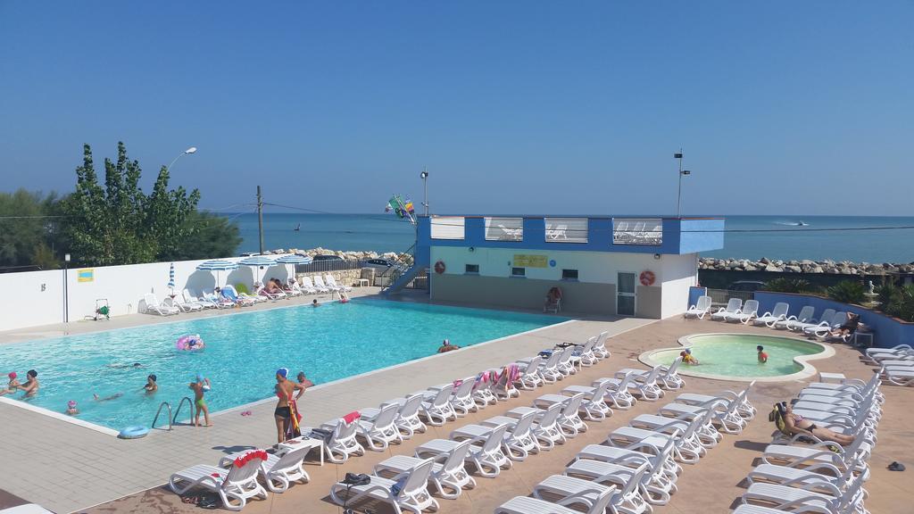 Club Del Sole Roseto Degli Abruzzi Easy Camping Village Exterior foto