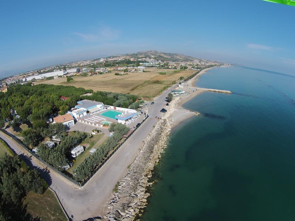 Club Del Sole Roseto Degli Abruzzi Easy Camping Village Exterior foto
